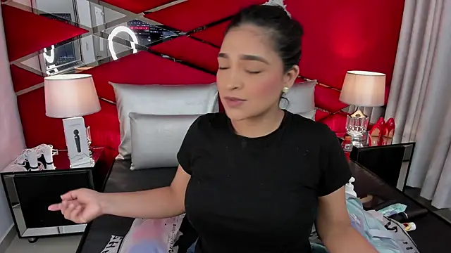 Snapshot of AdeleGray chatting on February 2, 2025, 12:02 pm AdeleGray online show from February 2, 2025, 12:02 pm