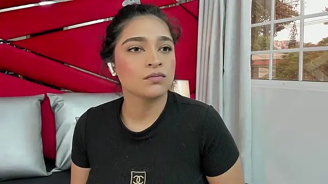 Snapshot of AdeleGray chatting on February 3, 2025, 12:03 pm AdeleGray online show from February 3, 2025, 12:03 pm