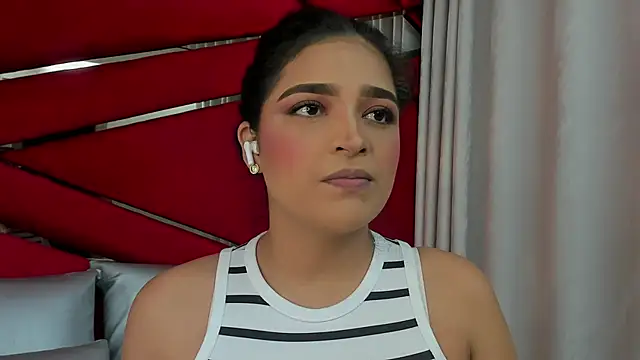 Snapshot of AdeleGray chatting on February 4, 2025, 11:49 am AdeleGray online show from February 4, 2025, 11:49 am