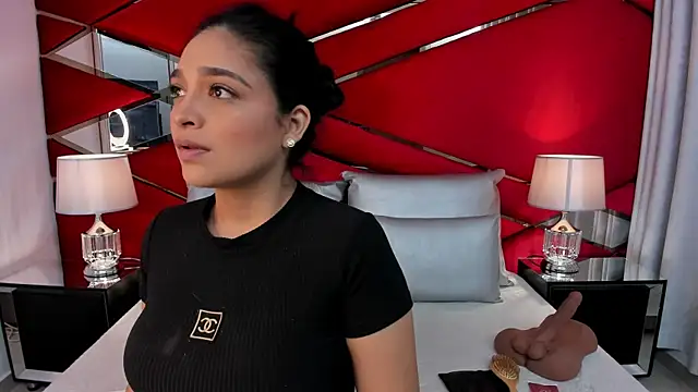 Snapshot of AdeleGray chatting on February 28, 2025, 12:42 pm AdeleGray online show from February 28, 2025, 12:42 pm