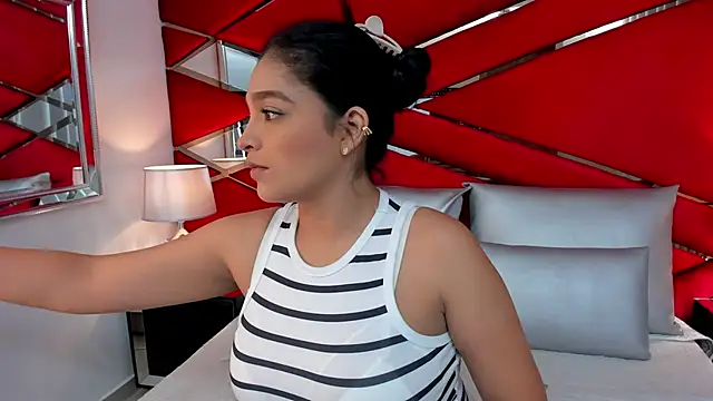 Snapshot of AdeleGray chatting on March 12, 2025, 11:53 am AdeleGray online show from March 12, 2025, 11:53 am