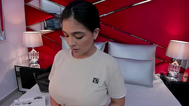 Snapshot of AdeleGray chatting on March 21, 2025, 11:44 am AdeleGray online show from March 21, 2025, 11:44 am