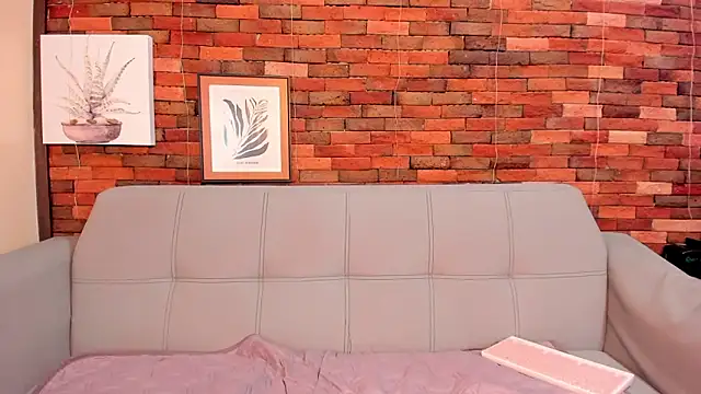 Snapshot of emmamillher chatting on January 26, 2025, 12:26 am emmamillher online show from January 26, 2025, 12:26 am