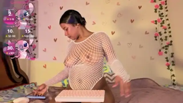 Snapshot of emmamillher chatting on April 9, 2026, 11:21 pm emmamillher online show from April 9, 2026, 11:21 pm