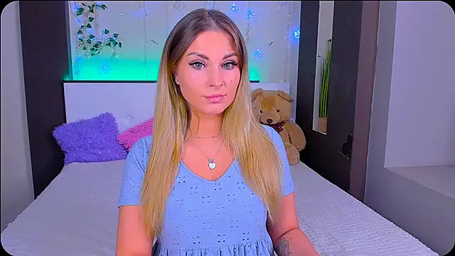 Snapshot of _UrLexxly chatting on October 28, 2025, 5:22 am UrLexxly online show from October 28, 2025, 5:22 am