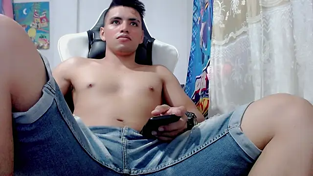 danilo302209 online show from February 4, 2025, 8:28 pm