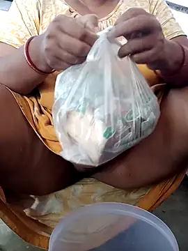 Hotty-rumi online show from November 5, 2025, 1:49 am