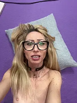 Snapshot of harleyejoker1 chatting on December 22, 2024, 2:17 am harleyejoker1 online show from December 22, 2024, 2:17 am