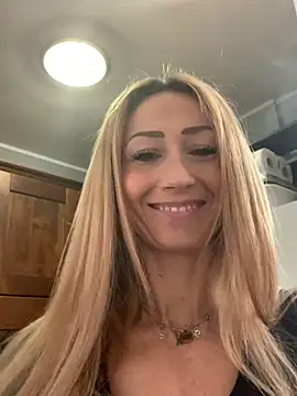 Snapshot of harleyejoker1 chatting on December 22, 2024, 10:17 am harleyejoker1 online show from December 22, 2024, 10:17 am