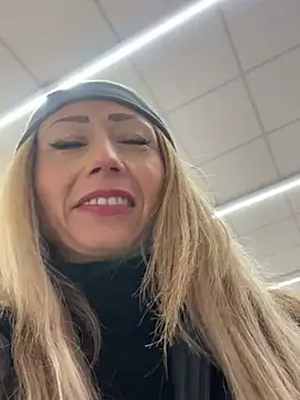 Snapshot of harleyejoker1 chatting on January 22, 2025, 11:12 am harleyejoker1 online show from January 22, 2025, 11:12 am