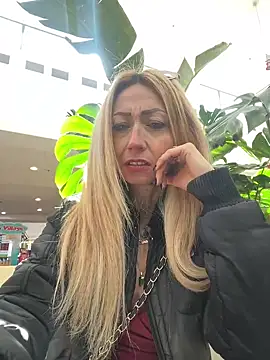 Snapshot of harleyejoker1 chatting on March 19, 2025, 10:11 am harleyejoker1 online show from March 19, 2025, 10:11 am