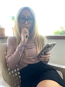 Snapshot of harleyejoker1 chatting on October 10, 2025, 10:03 am harleyejoker1 online show from October 10, 2025, 10:03 am