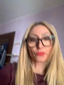 Snapshot of harleyejoker1 chatting on November 6, 2025, 10:27 am harleyejoker1 online show from November 6, 2025, 10:27 am