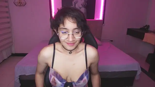 Snapshot of Lili_Gomez_ chatting on February 27, 2025, 1:17 pm Lili Gomez online show from February 27, 2025, 1:17 pm