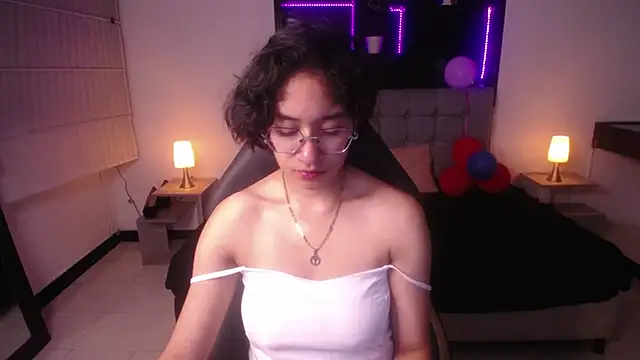 Snapshot of Lili_Gomez_ chatting on March 2, 2025, 1:16 pm Lili Gomez online show from March 2, 2025, 1:16 pm