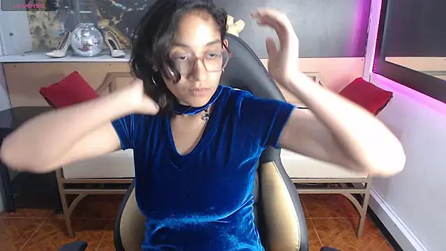 Snapshot of Lili_Gomez_ chatting on September 10, 2025, 1:44 pm Lili Gomez online show from September 10, 2025, 1:44 pm