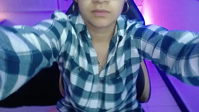 Lili Gomez  online show from January 8, 2026, 12:18 pm