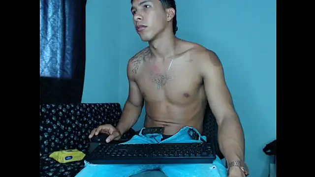 Snapshot of maximo_vega_newv chatting on December 13, 2024, 3:21 pm maximo vega newv online show from December 13, 2024, 3:21 pm