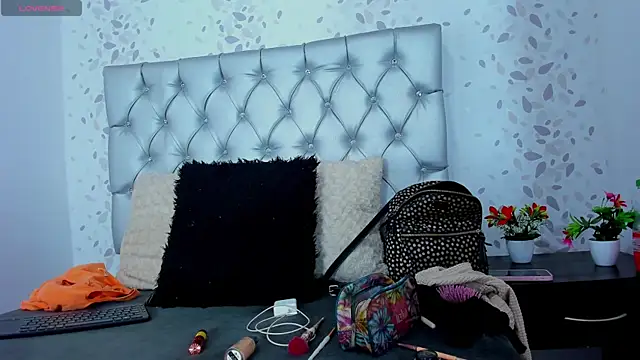 candymery online show from January 11, 2025, 6:33 pm