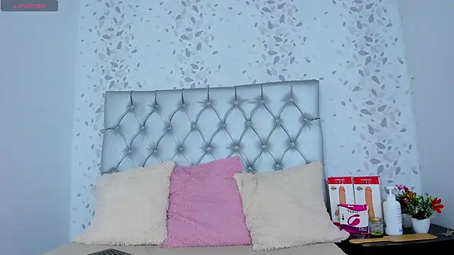 candymery online show from February 19, 2025, 7:38 pm