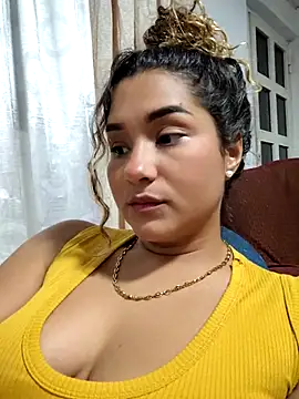 BrendaGirs online show from November 19, 2025, 2:22 am