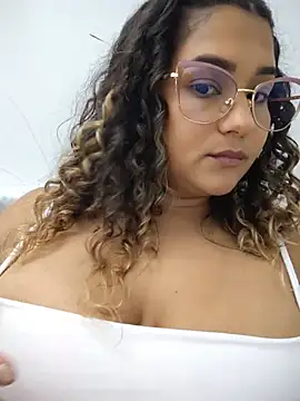 BrendaGirs online show from May 19, 2026, 3:46 am