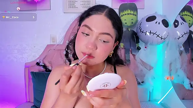 amandalee01 online show from October 23, 2025, 6:06 pm