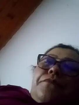 Darly Gomez online show from December 31, 2024, 4:06 am