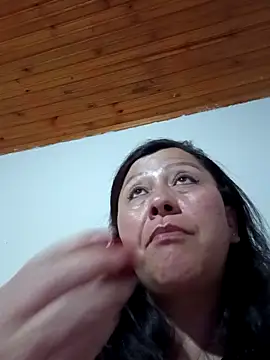 Darly Gomez online show from December 3, 2025, 3:14 am