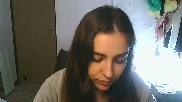 Snapshot of Ursumi1 chatting on December 15, 2024, 8:25 pm Ursumi1 online show from December 15, 2024, 8:25 pm