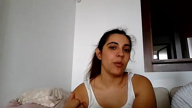 Snapshot of Ursumi1 chatting on October 15, 2025, 9:53 am Ursumi1 online show from October 15, 2025, 9:53 am