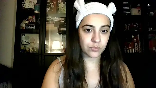 Snapshot of Ursumi1 chatting on November 8, 2025, 7:45 pm Ursumi1 online show from November 8, 2025, 7:45 pm