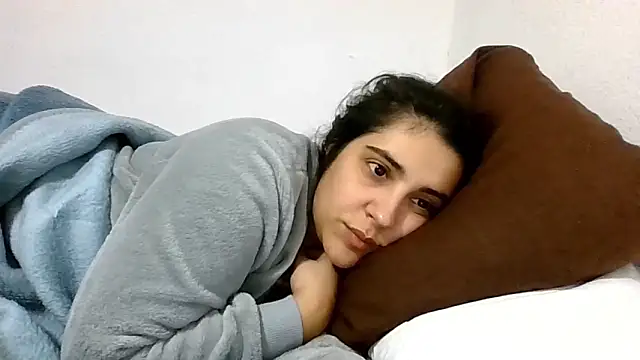 Ursumi1 online show from January 18, 2026, 5:39 pm