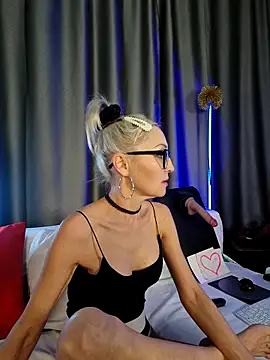 Snapshot of Milforja chatting on February 10, 2026, 2:32 pm Milforja online show from February 10, 2026, 2:32 pm