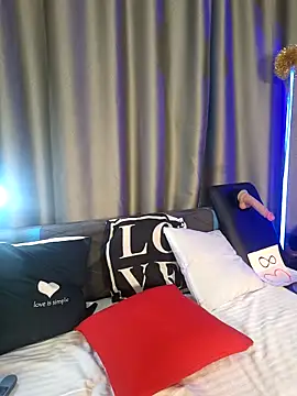 Milforja online show from April 15, 2026, 4:52 am