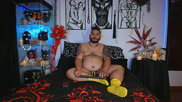 Snapshot of dannybear_ chatting on December 23, 2024, 12:57 am dannybear online show from December 23, 2024, 12:57 am