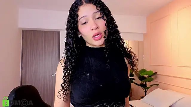 SHARONN     online show from November 8, 2025, 3:29 am