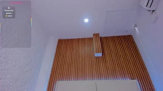 aggy castel online show from January 13, 2026, 4:12 pm