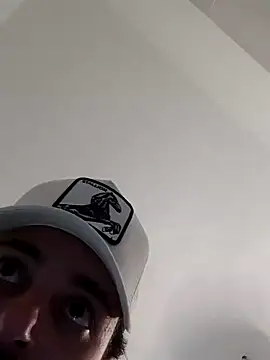 Snapshot of salvat22 chatting on December 29, 2024, 2:42 pm salvat22 online show from December 29, 2024, 2:42 pm