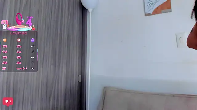 Snapshot of Tamaraa_Serra chatting on October 25, 2025, 7:30 pm Tamaraa Serra online show from October 25, 2025, 7:30 pm