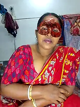 Snapshot of Real_Desi_Couple chatting on December 25, 2024, 6:09 pm Real Desi Couple online show from December 25, 2024, 6:09 pm