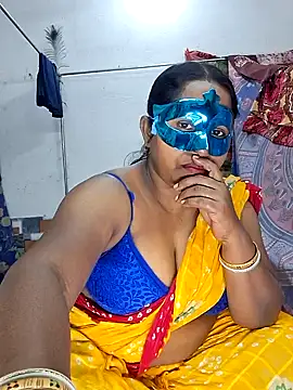 Snapshot of Real_Desi_Couple chatting on January 1, 2025, 4:50 pm Real Desi Couple online show from January 1, 2025, 4:50 pm