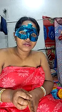 Snapshot of Real_Desi_Couple chatting on January 1, 2025, 7:53 pm Real Desi Couple online show from January 1, 2025, 7:53 pm