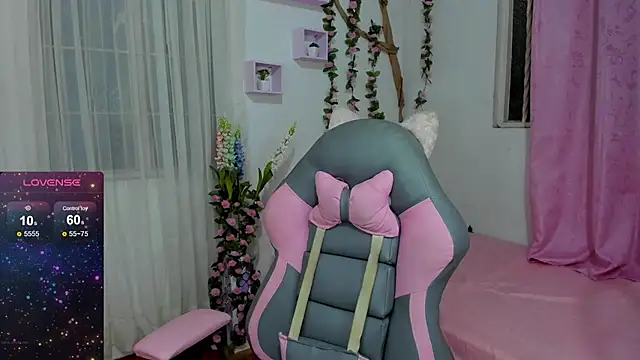 Snapshot of Eily__ chatting on February 16, 2025, 2:31 am Eily online show from February 16, 2025, 2:31 am