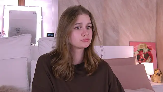 Snapshot of EllieHayes chatting on October 18, 2025, 7:47 pm EllieHayes online show from October 18, 2025, 7:47 pm