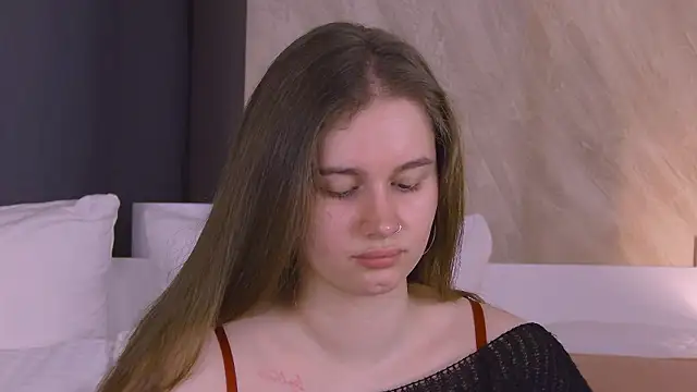 EllieHayes online show from March 13, 2026, 9:32 pm