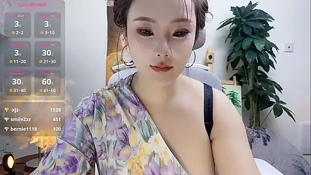 Snapshot of ChuChu1991 chatting on December 13, 2024, 8:26 pm ChuChu1991 online show from December 13, 2024, 8:26 pm