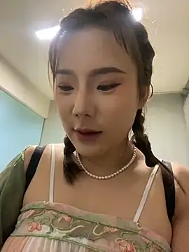 Snapshot of ChuChu1991 chatting on January 3, 2025, 12:22 am ChuChu1991 online show from January 3, 2025, 12:22 am