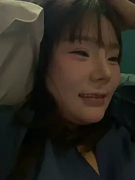 Snapshot of ChuChu1991 chatting on February 17, 2025, 4:15 pm ChuChu1991 online show from February 17, 2025, 4:15 pm