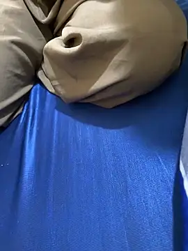 Snapshot of United3 chatting on October 8, 2025, 7:28 am United3 online show from October 8, 2025, 7:28 am